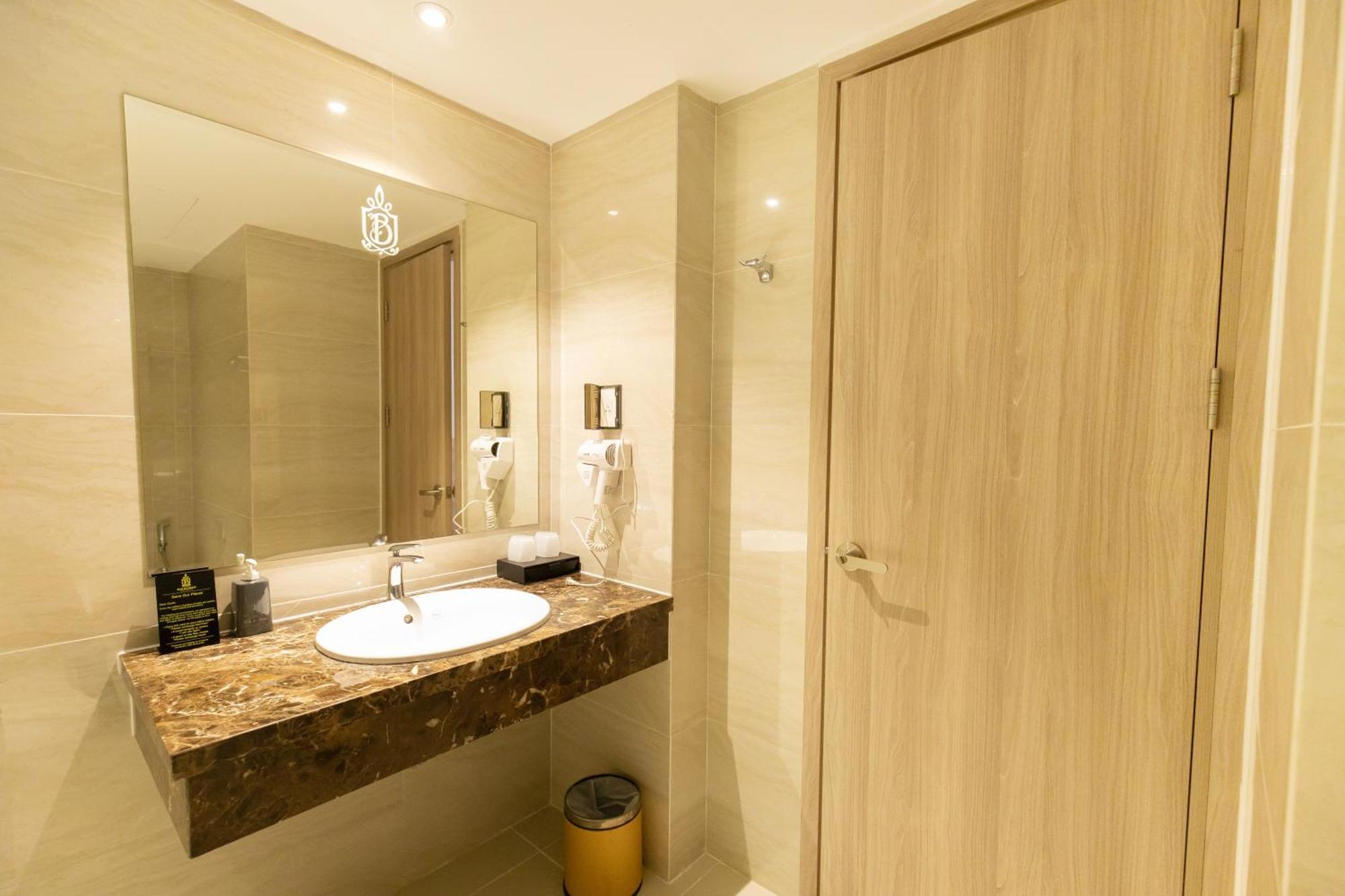 Nicecy Suite Hotel & Spa Ho Chi Minh City Bagian luar foto